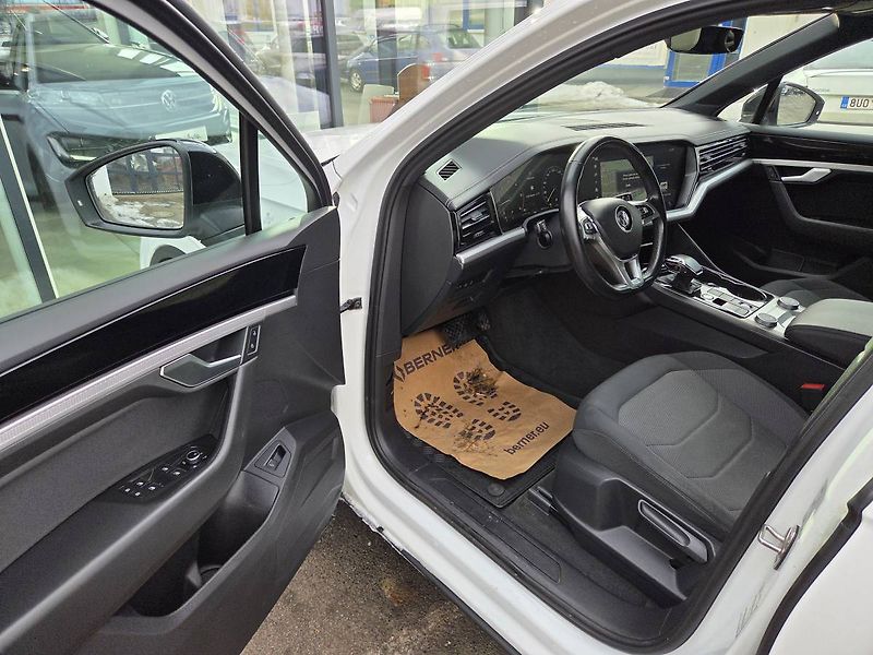 Volkswagen Touareg (2019) 3.0 TDI DSG Vzduch - fotka 10 z 42