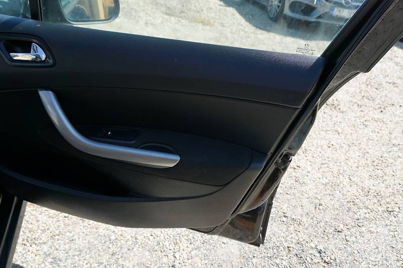 Peugeot 308 (2010) 1,6 HDI  nové v ČR - fotka 20 z 24