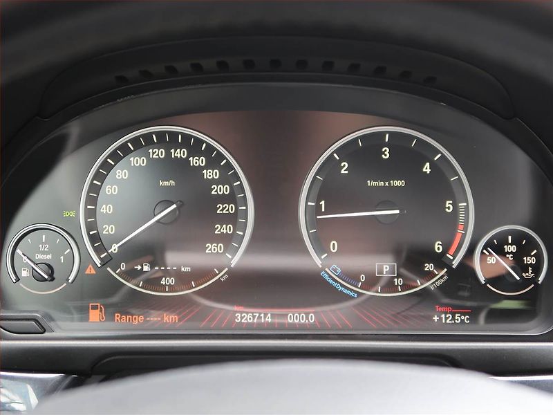 BMW Řada 5 (2011) M Paket 520d, Automat, Navi - fotka 11 z 19