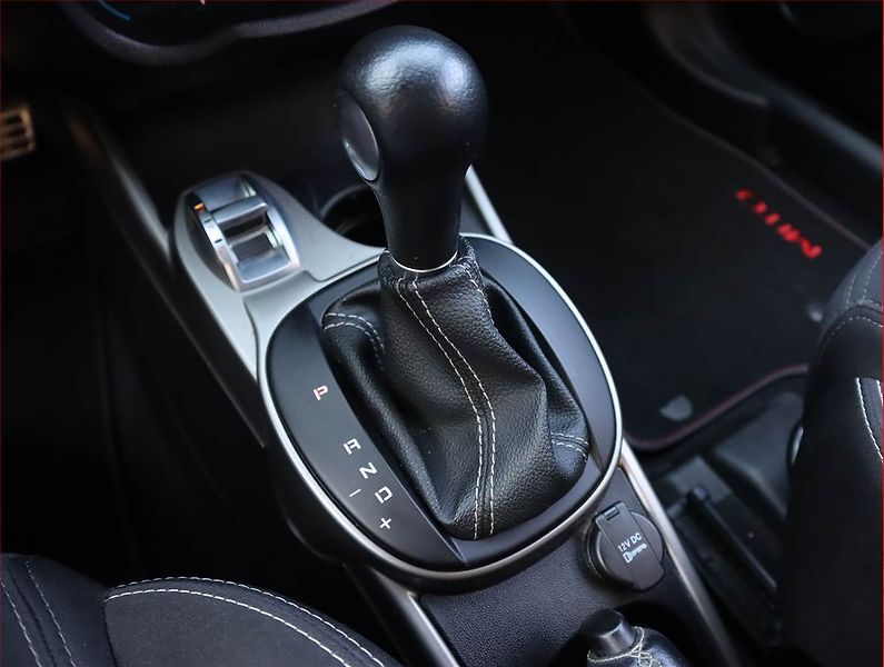Alfa Romeo MiTo (2016) 1.4 TB MultiAir, Automat - fotka 13 z 18