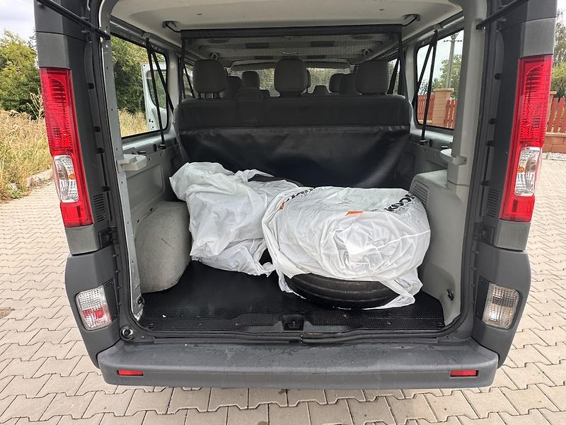 Opel Vivaro 2.0CDTI 84Kw L2 - 9.Mist - fotka 12 z 17