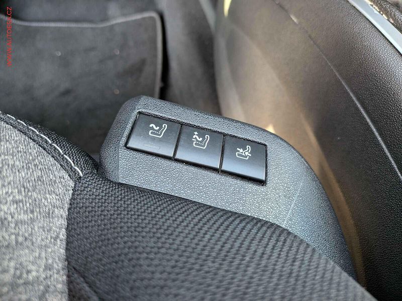 Citroën Grand C4 Picasso (2018) 1.6 HDi, 2.maj,ČR, AC, TZ - fotka 13 z 17