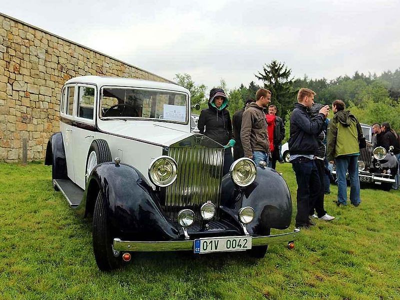 Sraz luxusních vozů Rolls-Royce a Bentley.