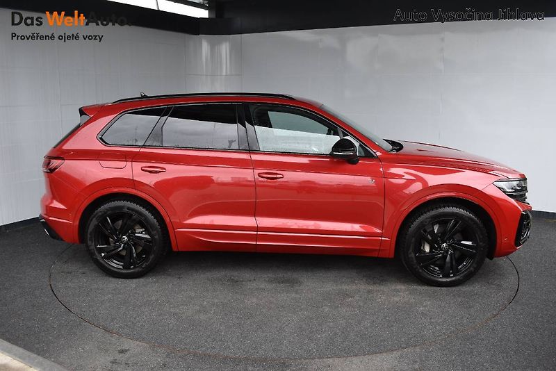 Volkswagen Touareg (2025) R-Line 3.0TDI 210kW, Webasto, - fotka 6 z 28