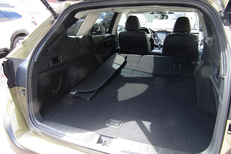 Subaru Outback (2025) 2,5i TOURING  MY25.5 - fotka 13 z 52