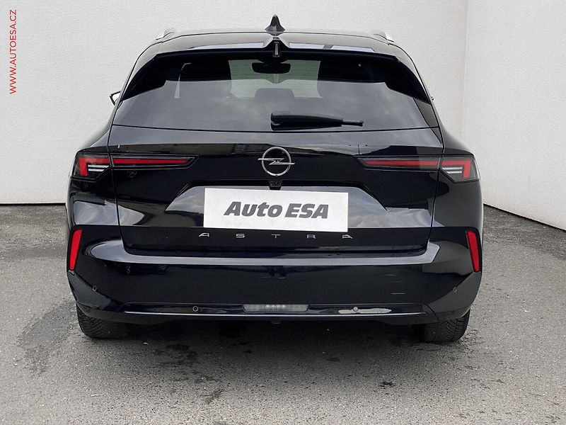 Opel Astra (2023) 1.5 CDTi, Elegance, LED, navi - fotka 5 z 19