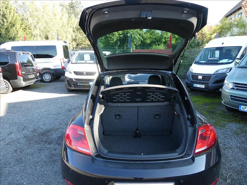Volkswagen Beetle 1,2 TSi 77kW,1.maj.,po servise - fotka 30 z 52