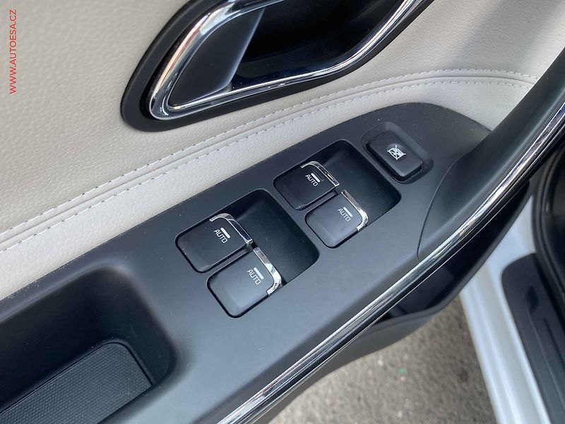 Kia Ceed (2017) 1.6 GDi, ČR, servis.kniha - fotka 13 z 17