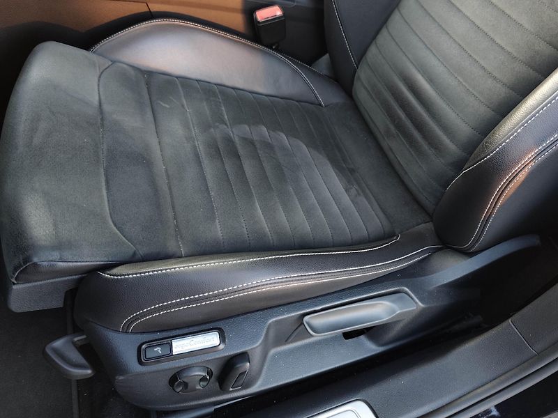 Volkswagen Passat (2021) 1.5tsi 110kw DSG, ČR, 1.maj. - fotka 14 z 24