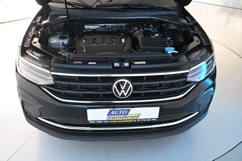 Volkswagen Tiguan (2023) 2.0 LIFE DSG LED ACC Tažné TDI - fotka 33 z 35