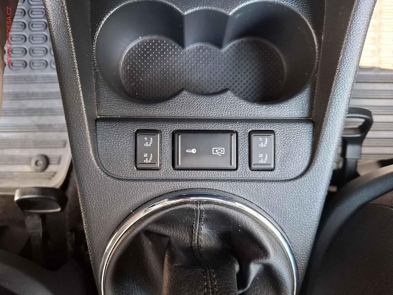 Škoda Fabia (2013) 1.2 TSi, Style, +kola - fotka 16 z 20