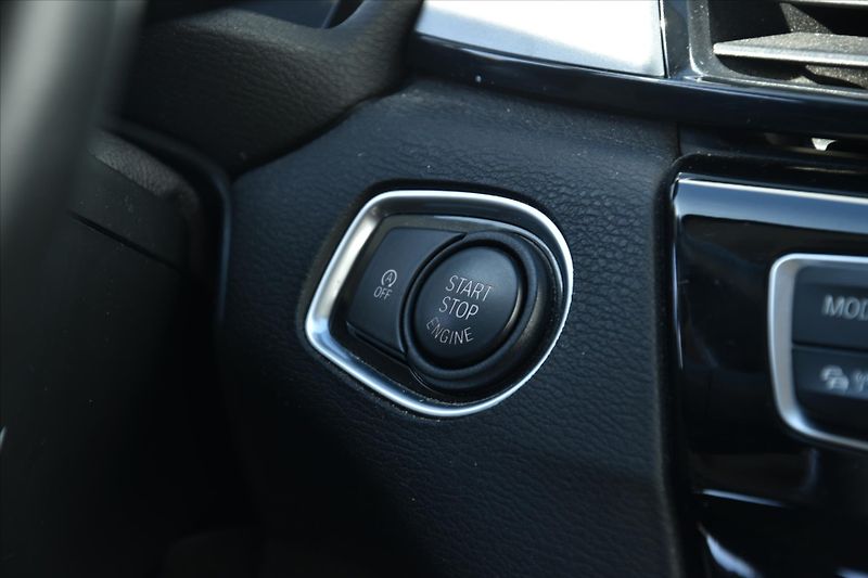 BMW X1 xDrive 20d 140kW 1.MAJITEL ČR - fotka 22 z 23