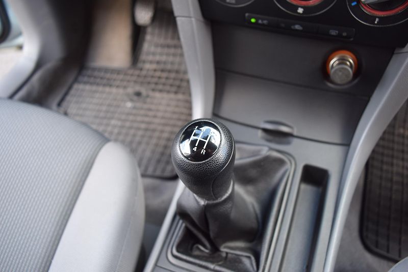 Mazda 3 (2007) 1.4 16v BK 62kw COMFORT 2x ALU - fotka 29 z 36