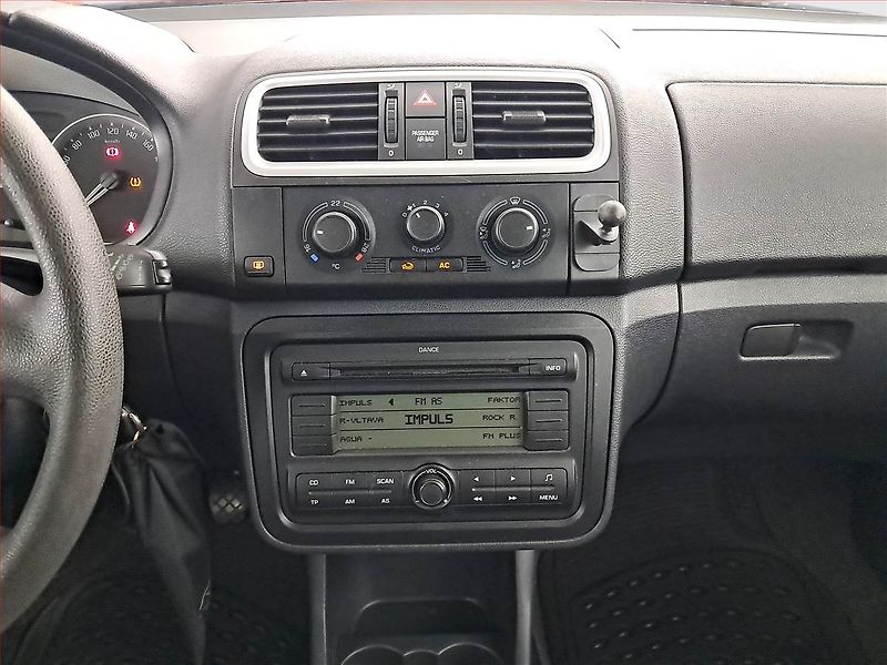 Škoda Fabia (2009) 1.4 TDI, rezervace - fotka 12 z 13