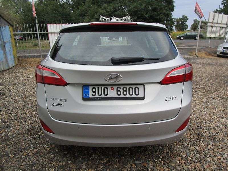 Hyundai i30 1,6-88KW-KOUPEN V ČR-1.MAJITEL - fotka 4 z 13