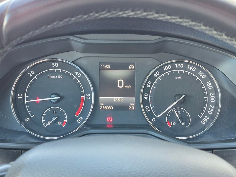 Škoda Superb (2018) Style 2.0 TDI 110kW Combi - fotka 14 z 29