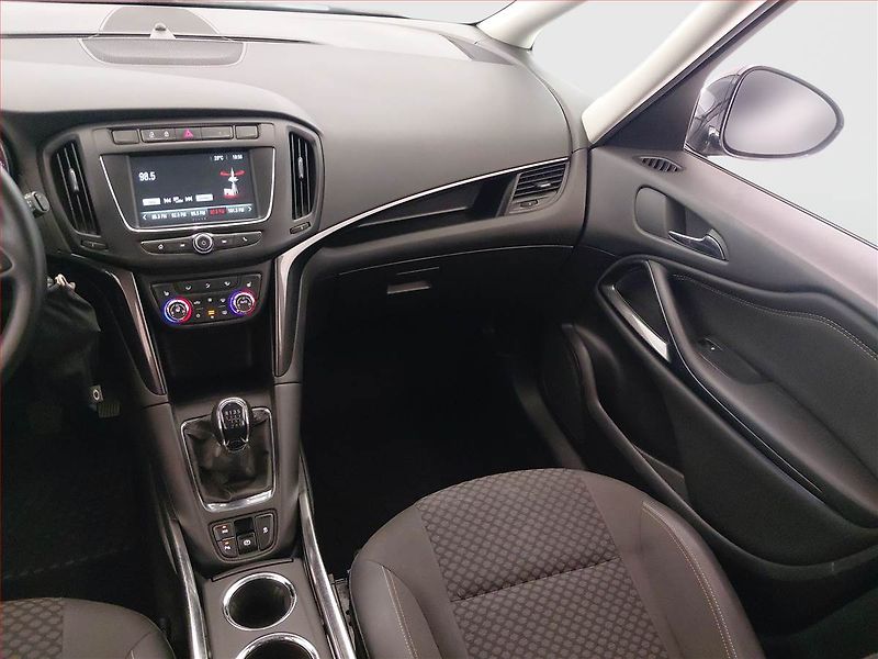 Opel Zafira (2019) 2.0 CDTI, 7 míst, ČR,1.maj - fotka 8 z 19