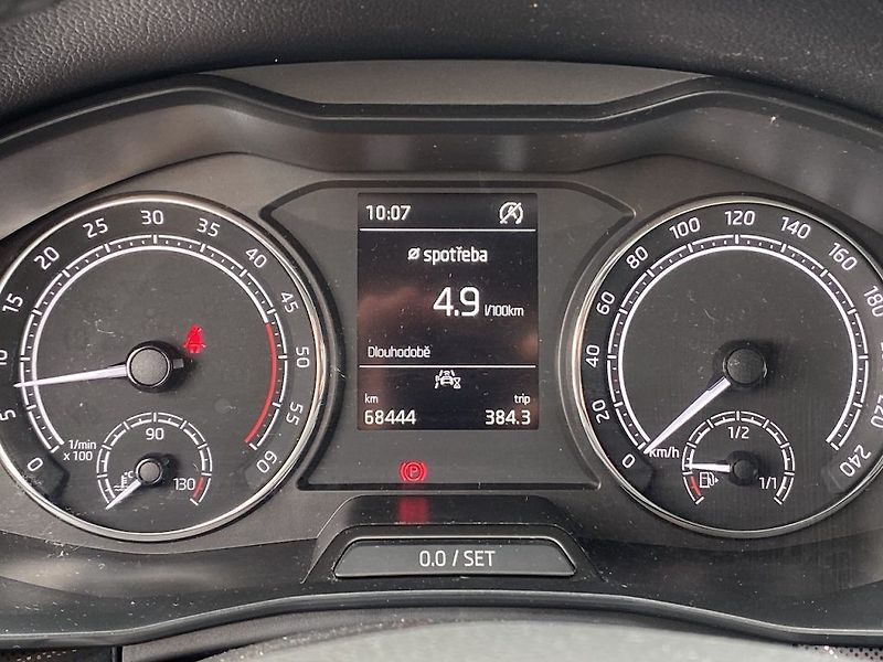 Škoda Scala 1.6TDi, ČR-1m, manual - fotka 11 z 17