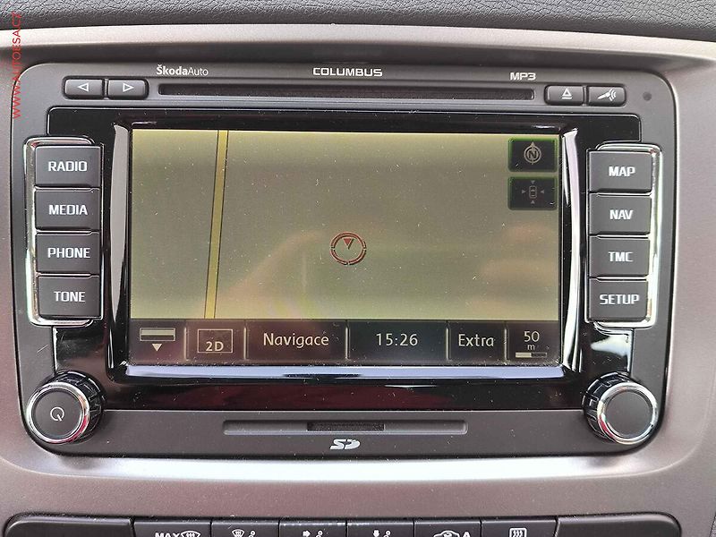 Škoda Octavia (2011) 2.0 TDi, ČR, Xenon, navi - fotka 13 z 22