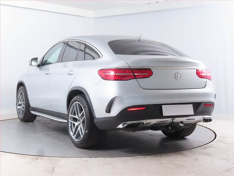 Mercedes-Benz GLE (2019) 350 d 4MATIC - fotka 4 z 14