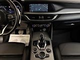 Alfa Romeo Stelvio VELOCE 154kW Q4 PANO H&K R21 - náhled 17