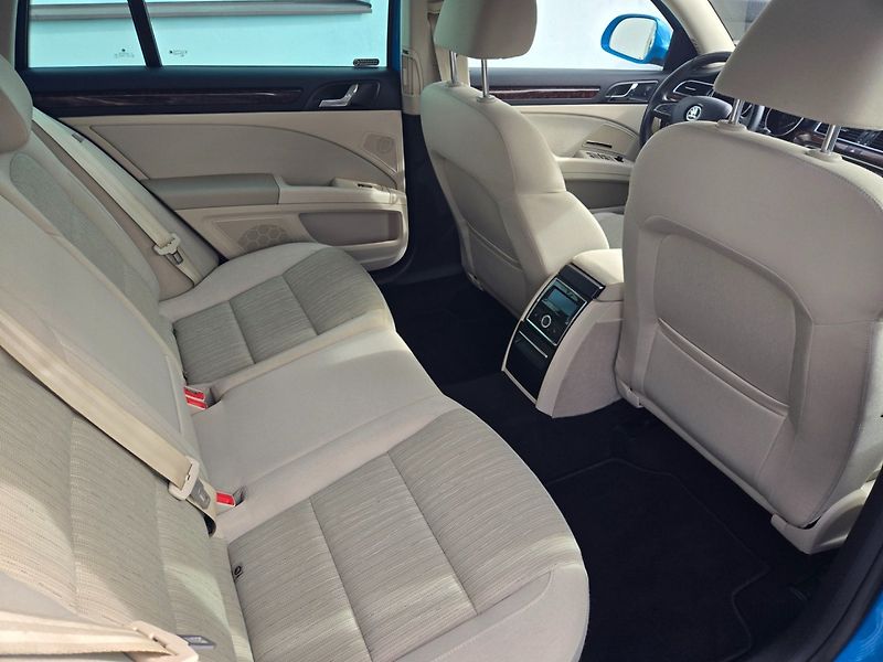 Škoda Superb (2014) 2.0 TDI TOP Výbava,Rozvody, - fotka 20 z 26