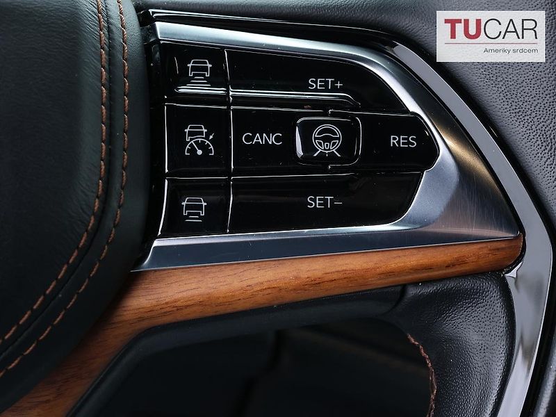 Jeep Grand Cherokee (2022) Summit Reserve 5.7 V8 HEMI  - fotka 15 z 41