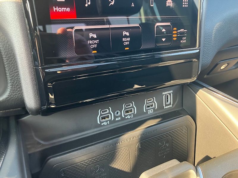 Dodge RAM 3.0 I6 426k REBEL PREMIUM EDIT - fotka 40 z 78