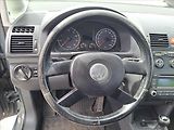 Volkswagen Touran 1,6 i 75 kW DIGIKLIMA - náhled 11