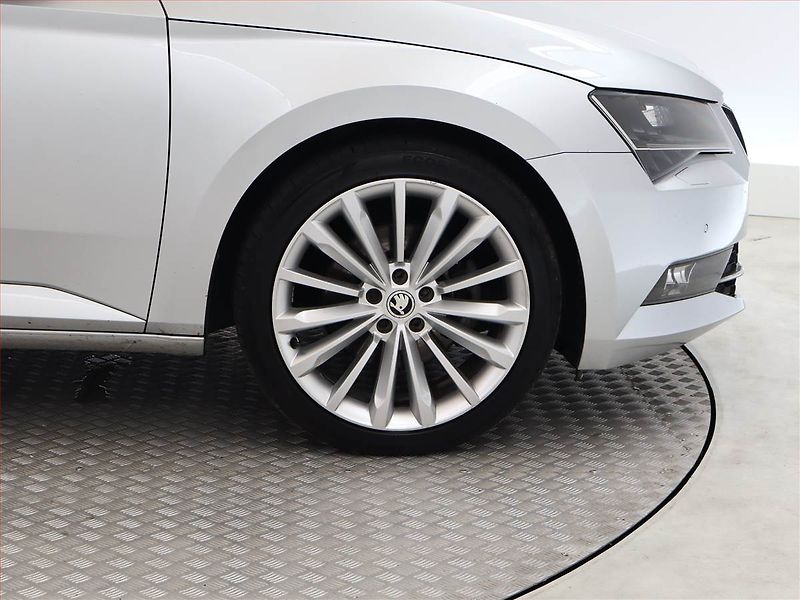 Škoda Superb (2015) Ambition 2.0 TDI, Automat - fotka 13 z 19