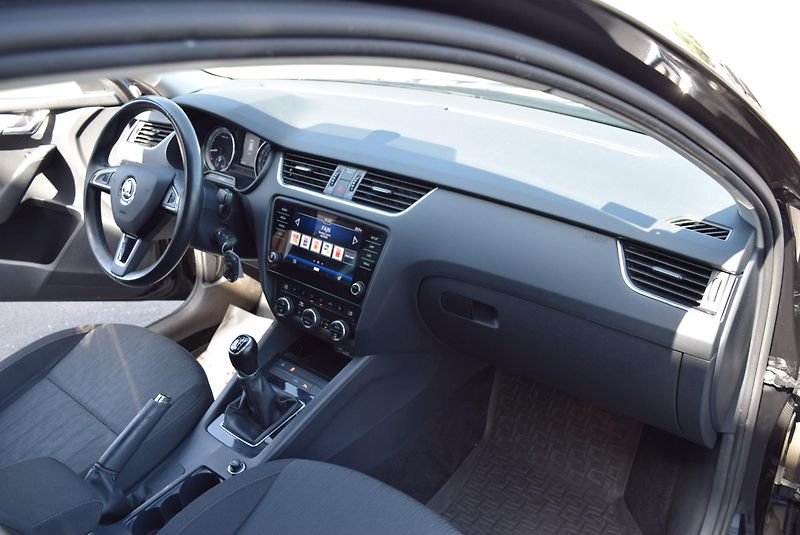 Škoda Octavia (2019) 1.5TSI 110kw AMBITION LED APP - fotka 37 z 49