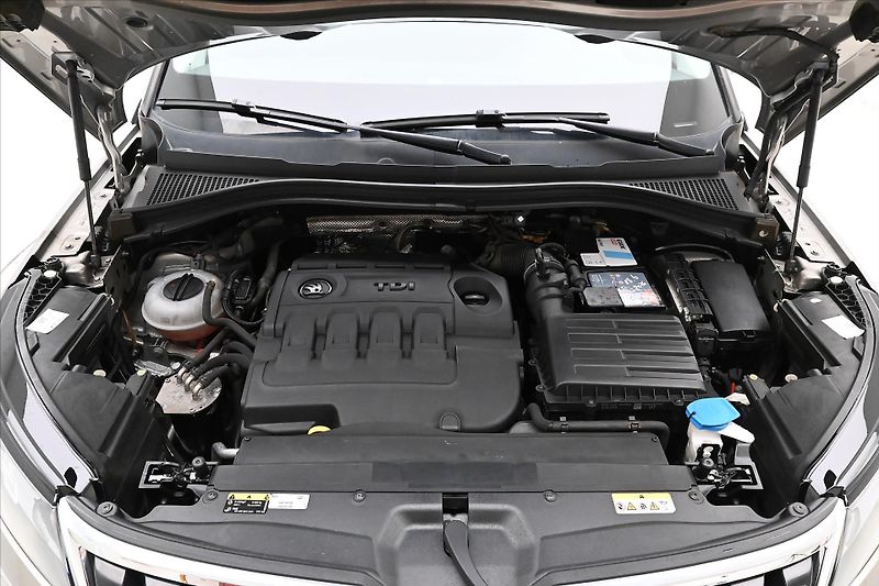 Škoda Kodiaq 2,0 TDI 110 kW DSG 4x4 Ambitio - fotka 9 z 31