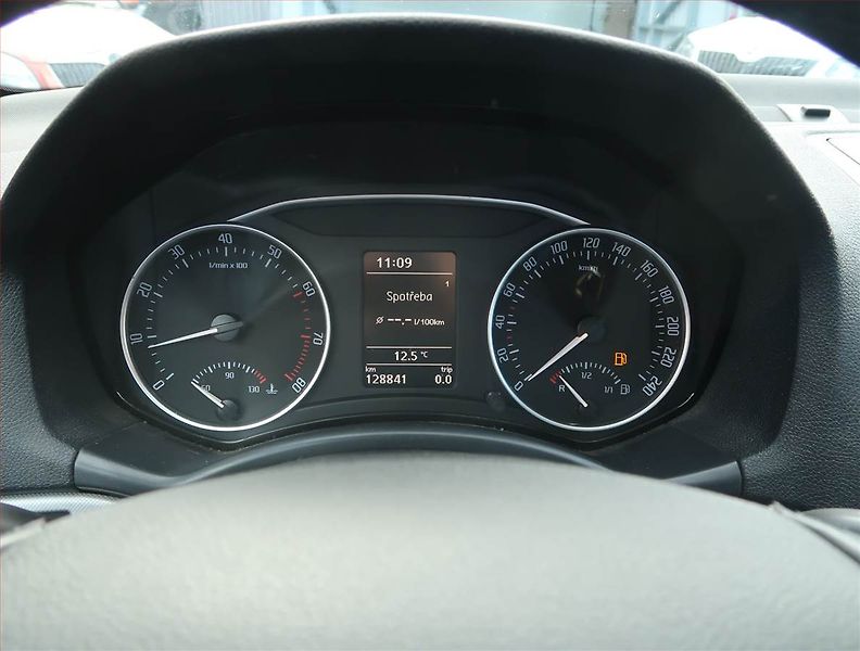 Škoda Octavia (2011) 1.8 TSI, Serv.kniha, Tempomat - fotka 11 z 15