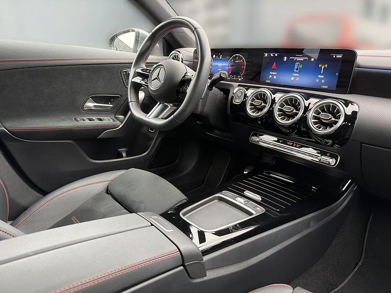 Mercedes-Benz CLA 200 d Coupé - fotka 12 z 17