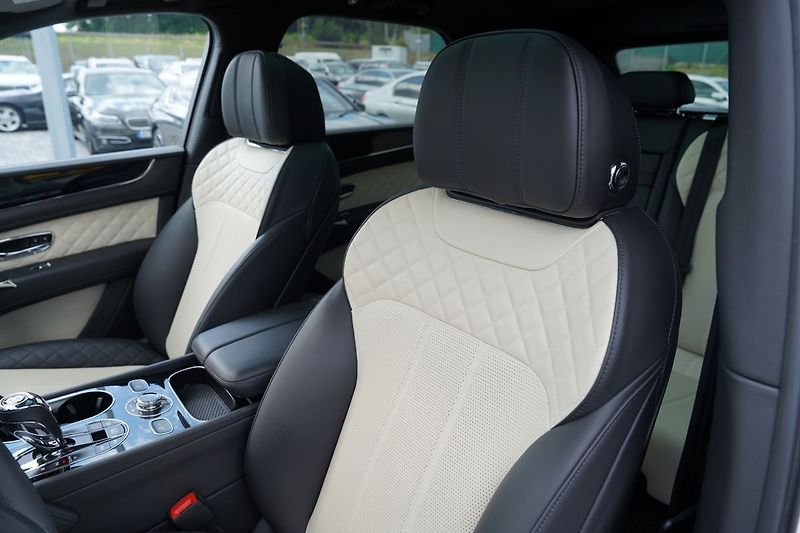 Bentley Bentayga 4.0i V8, Mulliner, ČR, DPH - fotka 30 z 51