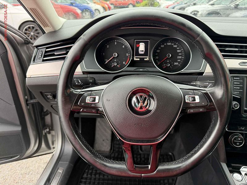 Volkswagen Passat (2014) 2.0TDi, ČR, DSG, bixenon - fotka 12 z 17