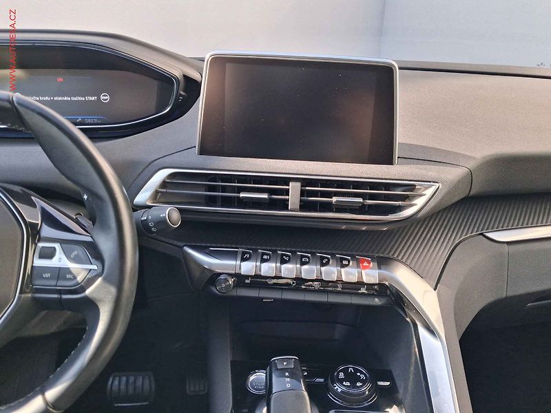 Peugeot 3008 (2019) 1.2PT, Allure, AT, LED - fotka 12 z 19