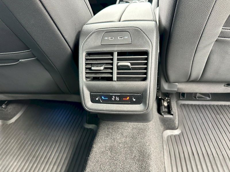 Škoda Superb (2024) 2.0 TDI 142kW 4x4 L&K Combi DS - fotka 24 z 27