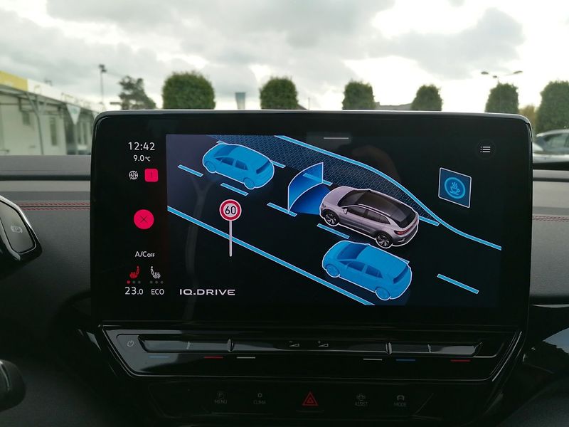 Volkswagen ID.4 (2023) GTX 220kW 4Motion 77kWh - fotka 19 z 33