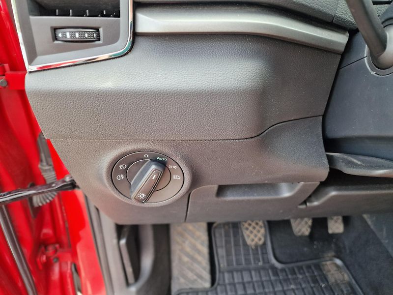 Škoda Karoq 1,6TDI STYLE NAVI WEBASTO - fotka 16 z 18