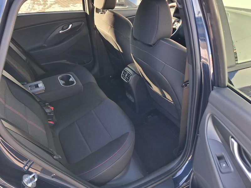Hyundai i30 1.5 T-GDI MHEV DCT N-Line - fotka 20 z 25