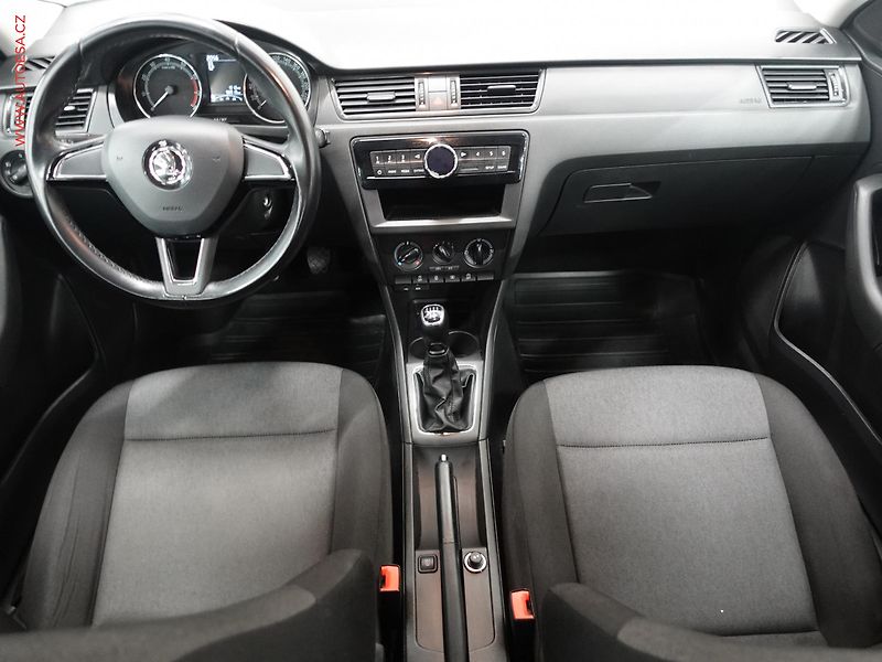 Škoda Rapid (2017) 1.0TSI, ČR, AC, park.asist - fotka 8 z 16
