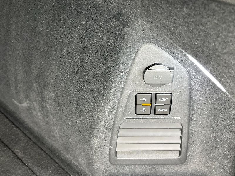 Volkswagen Touareg R-Line 4MOT - fotka 31 z 33