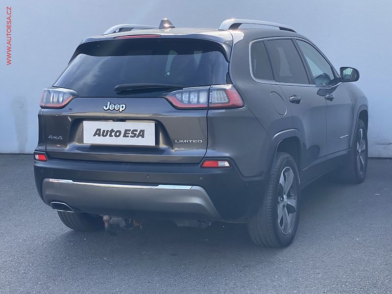 Jeep Cherokee (2020) 2.2 MJT 4X4, ČR, Limited, AT - fotka 4 z 20