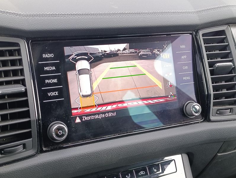 Škoda Kodiaq 2.0TDI 4X4 SPORTLINE 1.MAJ ČR  - fotka 27 z 34