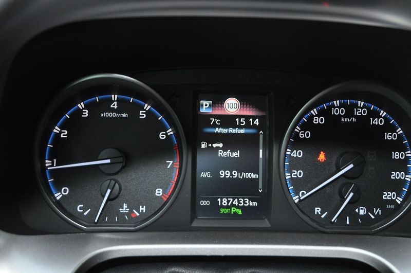 Toyota RAV4 2.0VVTi 112kW 4x4 Automat - fotka 17 z 22