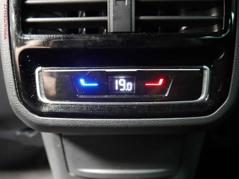 Volkswagen Passat (2023) 2.0TDi, 2.maj,ČR, R-Line - fotka 24 z 25