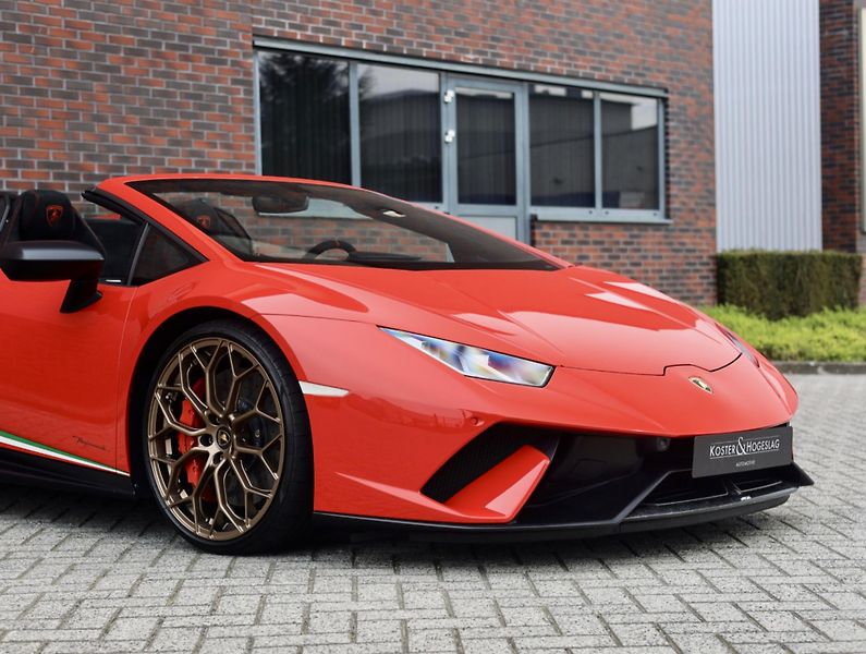Lamborghini Huracán (2018) Spyder Performante Misano Red  - fotka 5 z 61