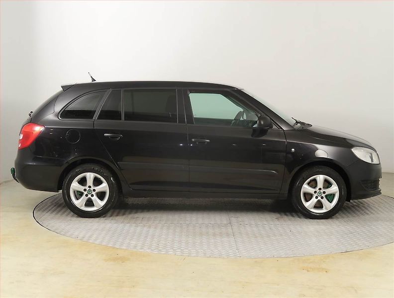 Škoda Fabia (2011) 1.2 TSI, Serv.kniha - fotka 6 z 15
