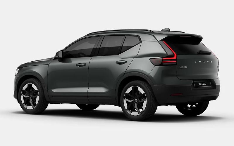 Volvo XC40 (2026) B3 AUT DARK PLUS - fotka 7 z 14
